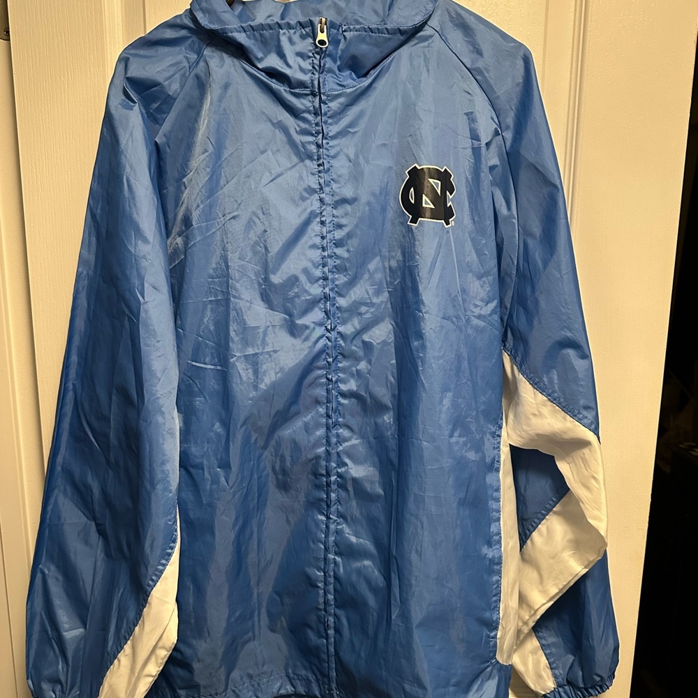 UNC Tarheels windbreaker size XL